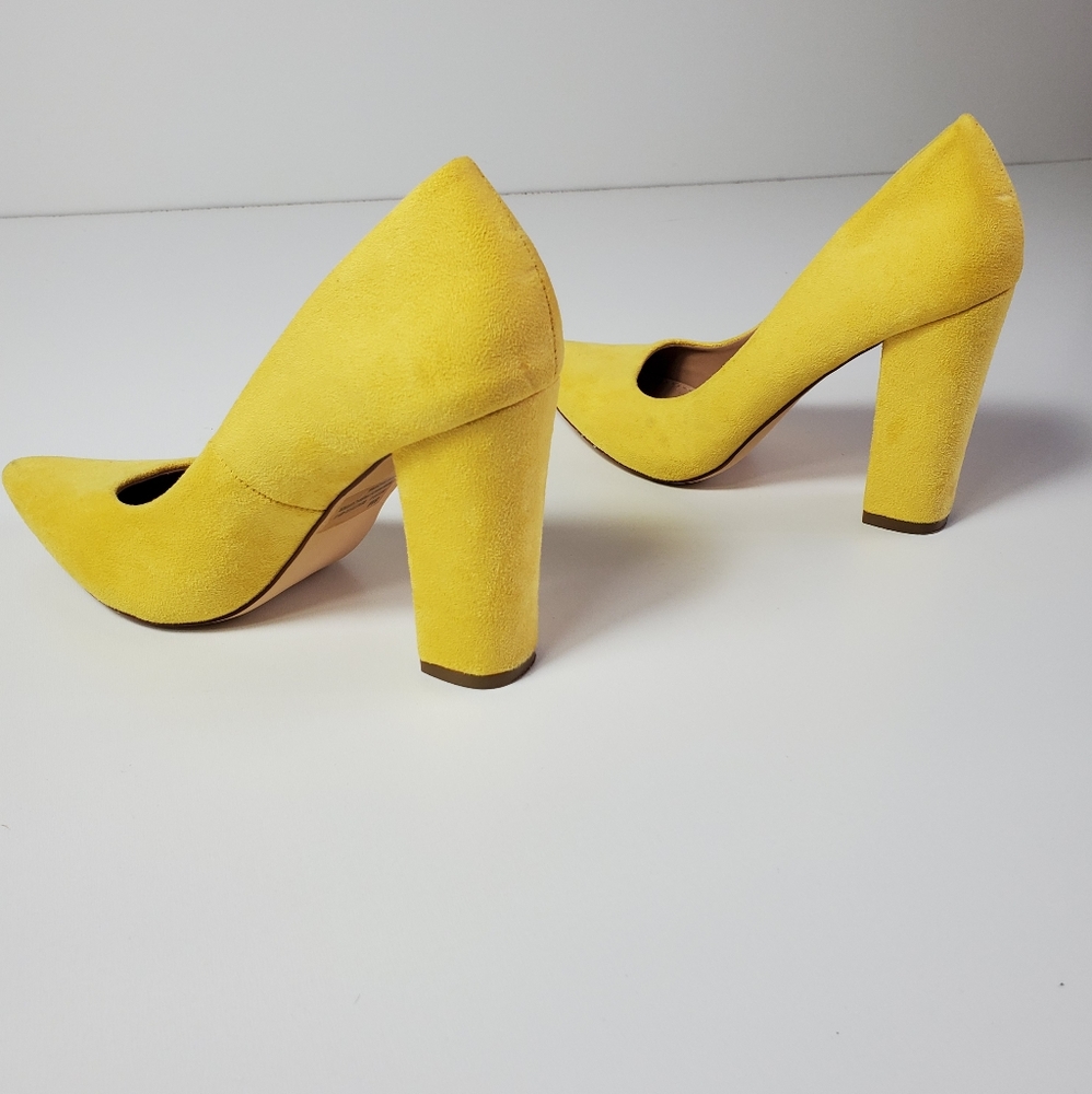 Iris.C Yellow heels